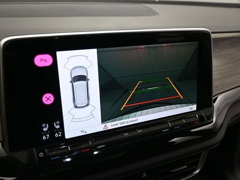 Used 2025 Volkswagen Atlas SEL image 14