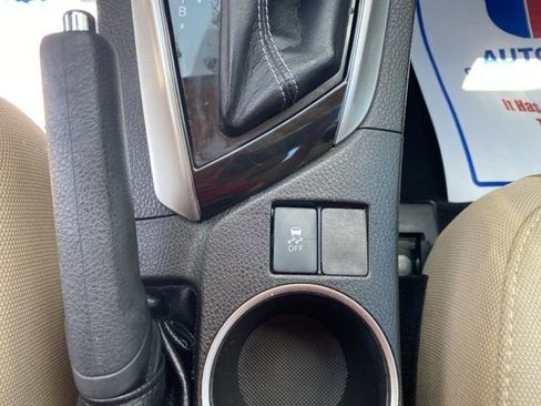 Used 2015 Toyota Corolla LE image 23