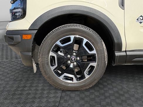 Used 2024 Ford Bronco Sport Outer Banks w/ Tech Package image 23