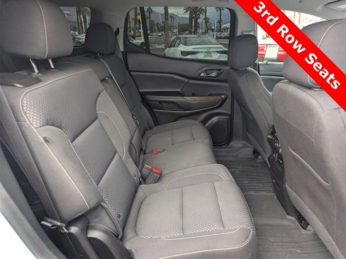 Used 2023 GMC Acadia SLE w/ Driver Convenience Package image 17