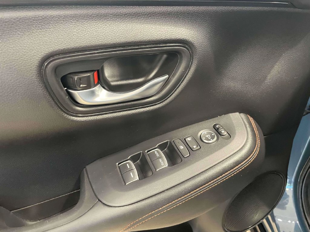 Used 2024 Honda HR-V Sport image 16