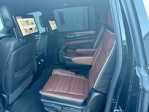 Used 2023 GMC Yukon XL Denali Ultimate image 29