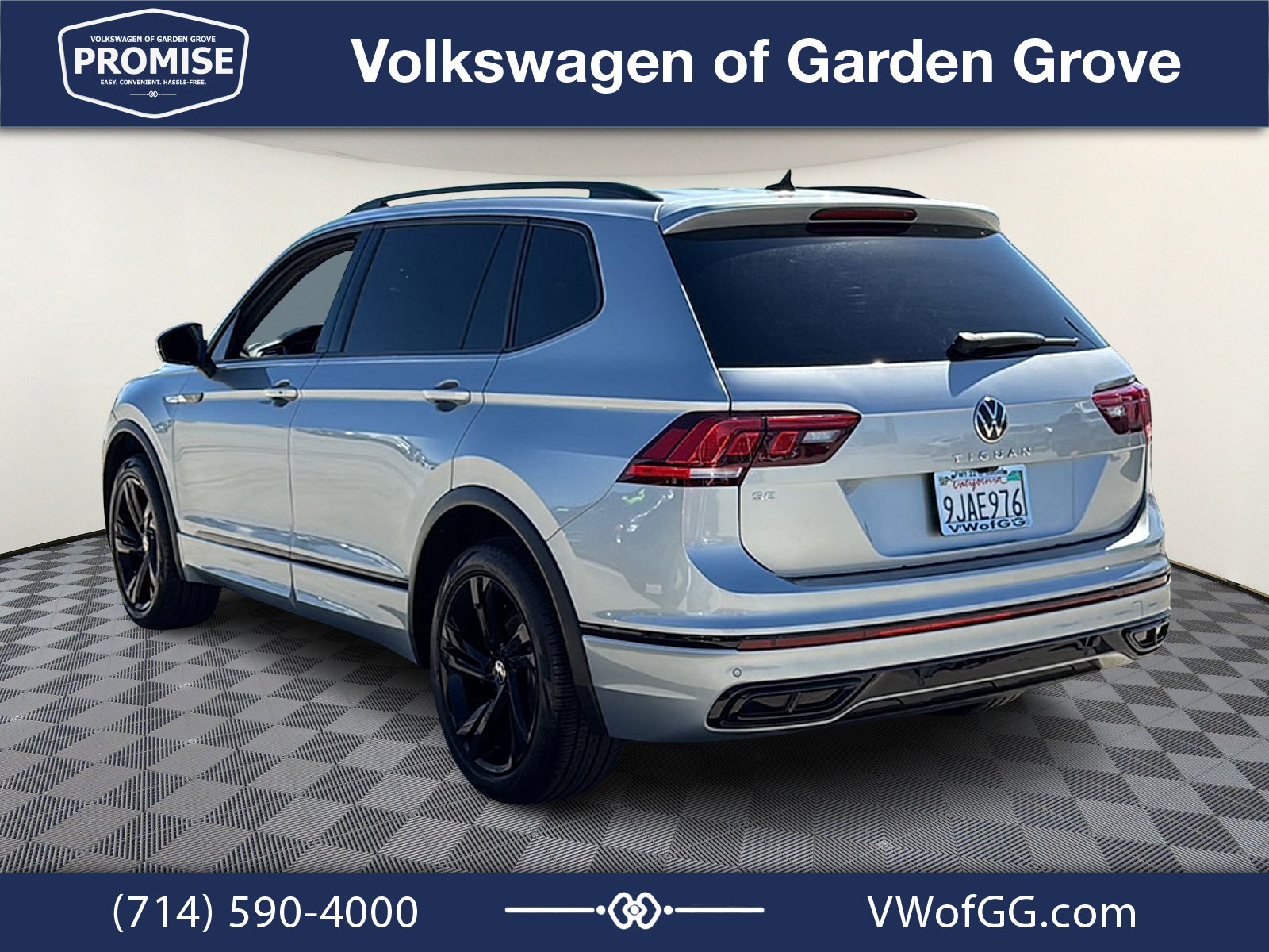 Used 2023 Volkswagen Tiguan SE R-Line FWD image 6