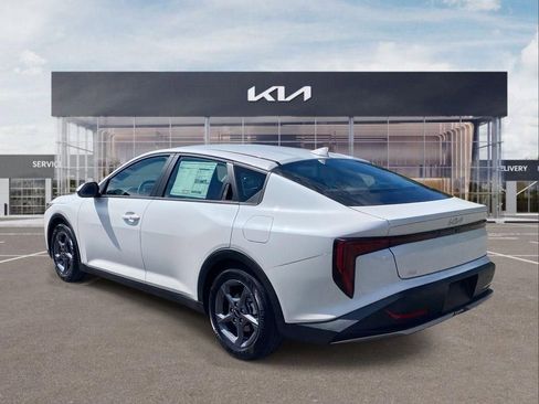 New 2026 Kia K4 LXS FWD image 6
