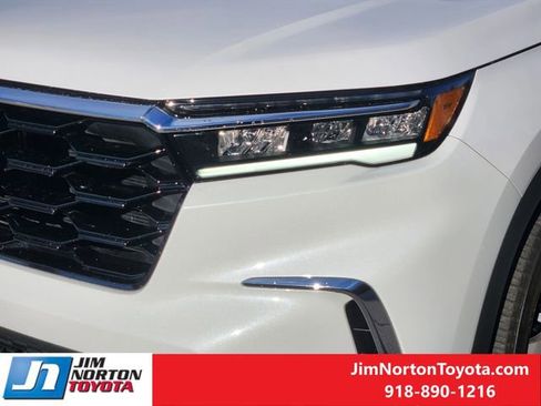 Used 2023 Honda Pilot Elite image 10