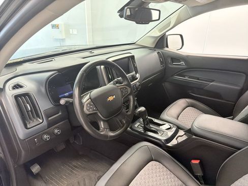 Used 2020 Chevrolet Colorado Z71 w/ Z71 Midnight Edition AWD/4WD image 23