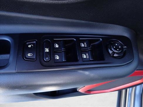 Used 2022 Jeep Renegade Trailhawk AWD/4WD image 15