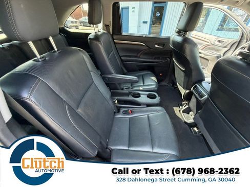 Used 2015 Toyota Highlander Limited w/ Driver Technology Package FWD image 23