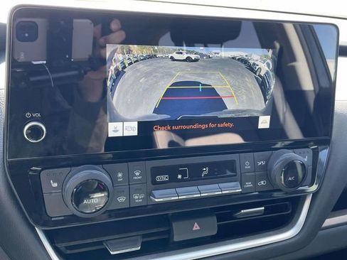 Used 2024 Toyota Grand Highlander XLE image 18