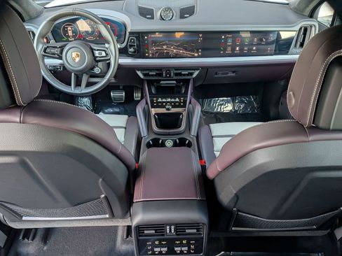 Certified 2025 Porsche Cayenne GTS AWD/4WD image 23