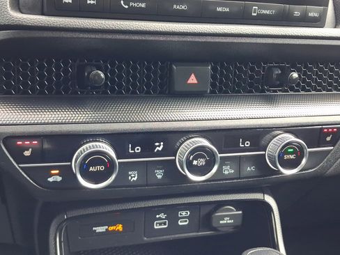 Used 2024 Honda CR-V EX image 16