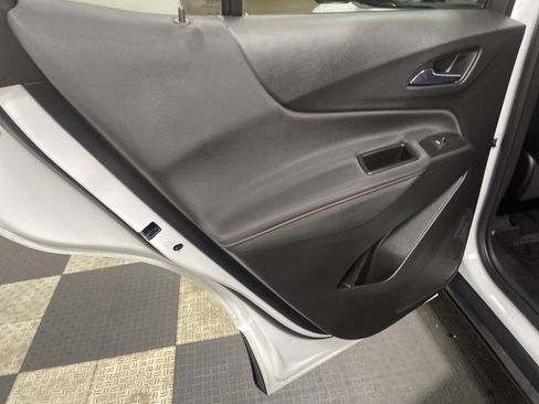 Used 2022 Chevrolet Equinox RS w/ LPO, Floor Liner Package image 15