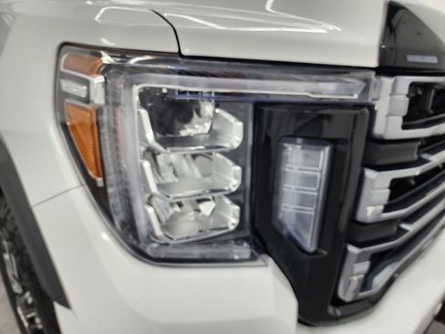 Used 2022 GMC Sierra 2500 AT4 w/ AT4 Premium Plus Package image 28