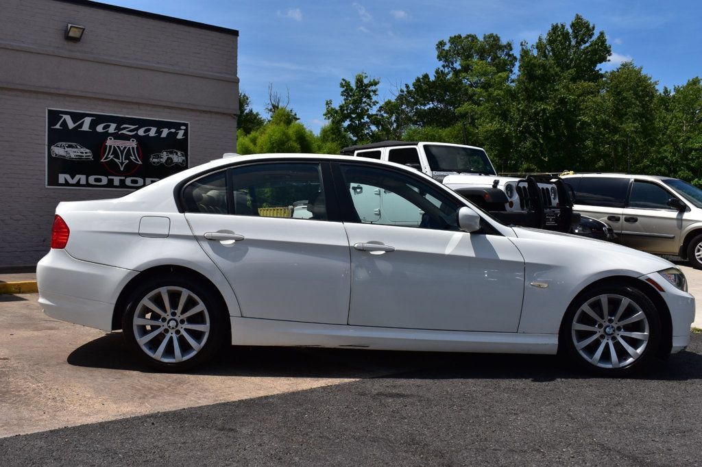 Used 2011 BMW 328i Sedan w/ Premium Pkg RWD image 4