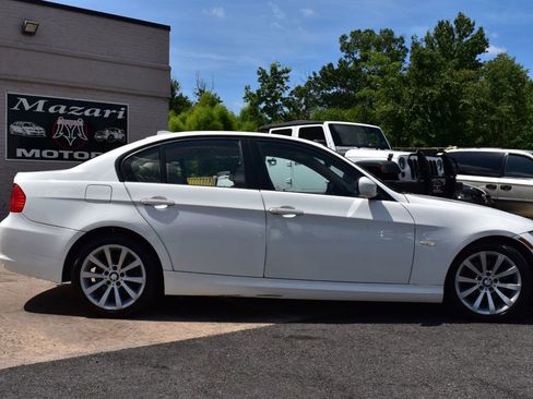 Used 2011 BMW 328i Sedan w/ Premium Pkg image 4