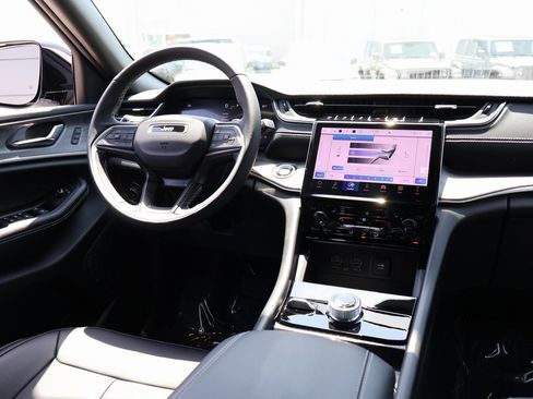 New 2025 Jeep Grand Cherokee L Limited w/ Black Appearance Package image 14