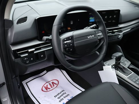 New 2026 Kia Sportage EX image 24