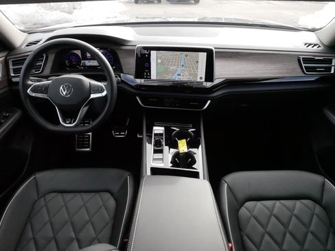 Certified 2025 Volkswagen Atlas SEL Premium R-Line image 10