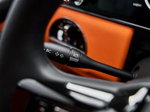 Used 2025 Rolls-Royce Cullinan image 71