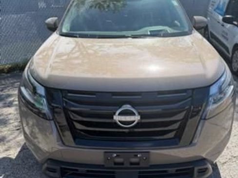 Used 2024 Nissan Pathfinder Platinum w/ Lighting Package (N93) AWD/4WD image 1