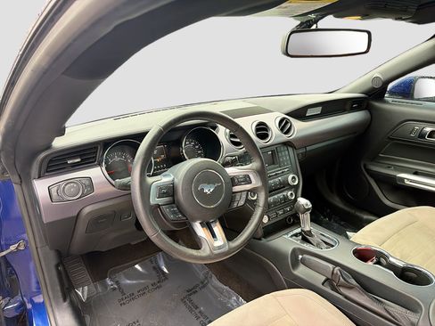 Used 2015 Ford Mustang Coupe image 22