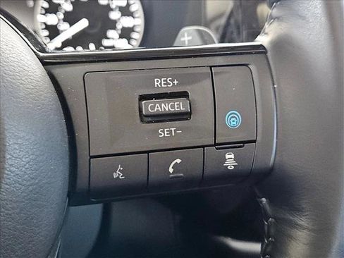 Used 2022 Nissan Pathfinder Platinum w/ Cargo Package image 9