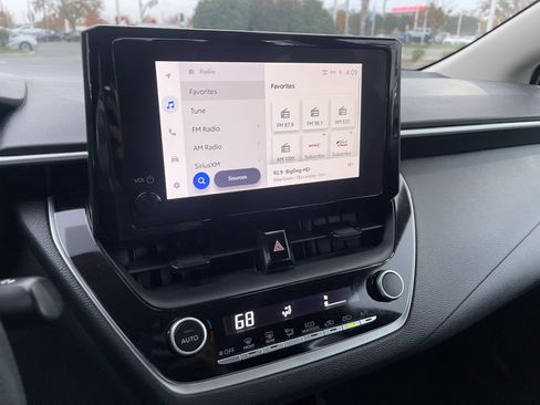 Used 2023 Toyota Corolla LE image 25