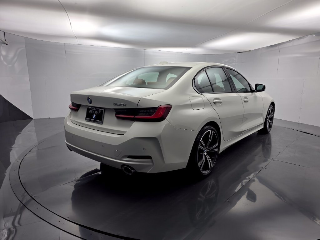 Certified 2023 BMW 330i Sedan w/ Driving Assistance Package RWD image 6