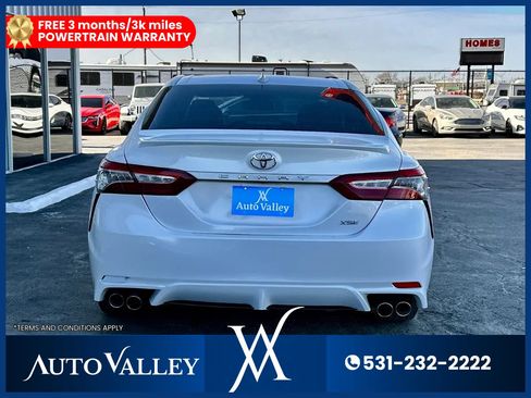 Used 2019 Toyota Camry XSE image 6