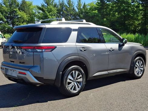 Certified 2023 Nissan Pathfinder SL w/ Black Appearance Package AWD/4WD image 7