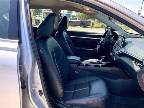 Used 2024 Nissan Altima 2.5 SR FWD image 28