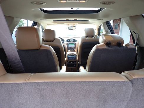 Used 2017 Buick Enclave Premium w/ Experience Buick Package FWD image 11