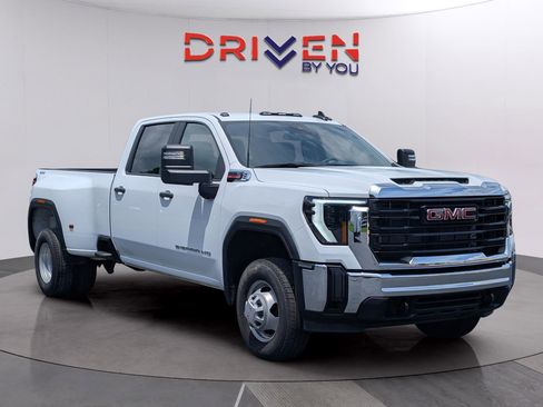 Used 2024 GMC Sierra 3500 Pro AWD/4WD image 7