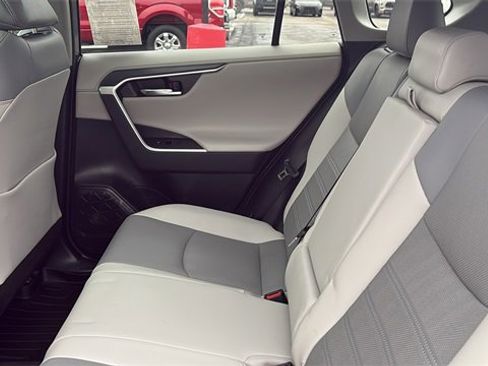 Used 2020 Toyota RAV4 Limited image 25
