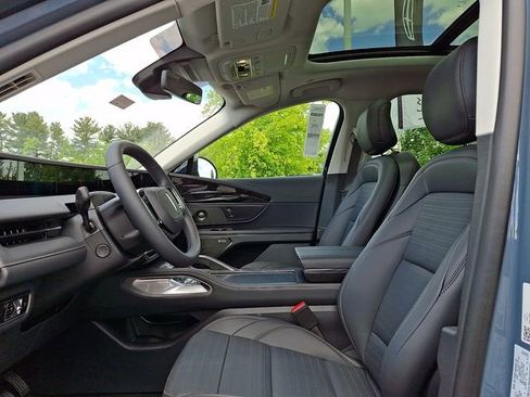 New 2026 Lincoln Nautilus Reserve AWD/4WD image 7
