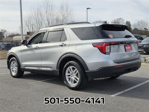 Used 2025 Ford Explorer Active image 3
