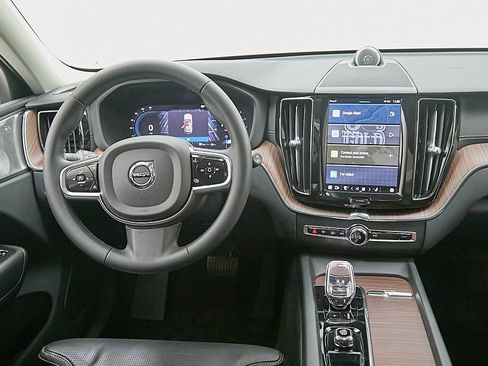 Used 2023 Volvo XC60 B5 Ultimate image 28