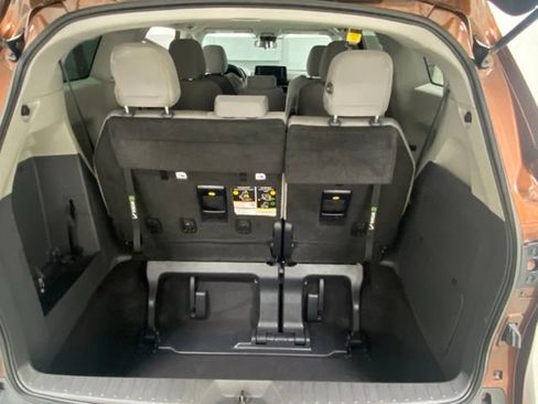 Used 2022 Toyota Sienna LE AWD/4WD image 7