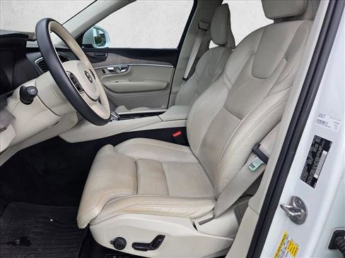 Used 2023 Volvo XC90 B6 Ultimate w/ Protection Package AWD/4WD image 13