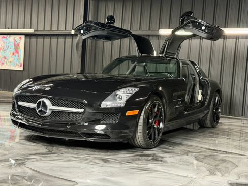 Used 2012 Mercedes-Benz SLS AMG Coupe image 22