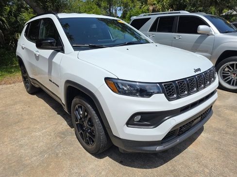 Certified 2026 Jeep Compass Latitude AWD/4WD image 11
