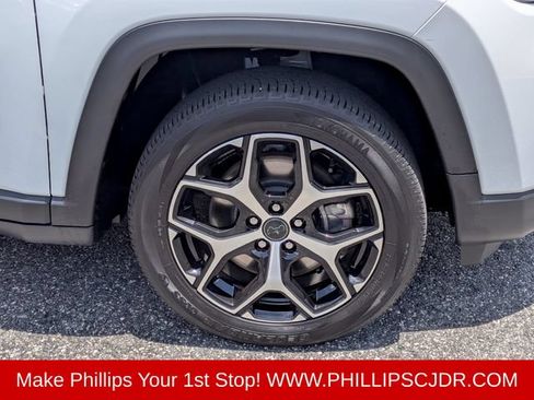 Used 2025 Jeep Compass Limited AWD/4WD image 11