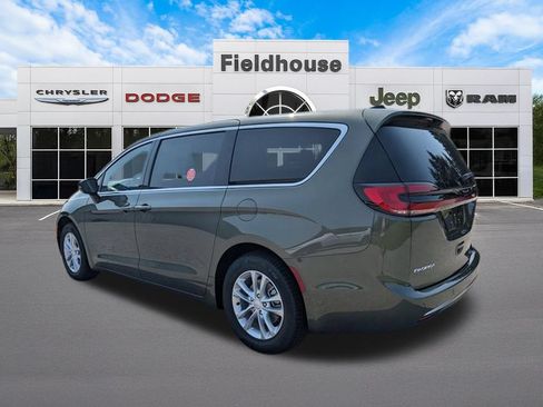 New 2027 Chrysler Pacifica Select FWD image 9