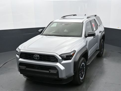 Used 2025 Toyota 4Runner TRD Off-Road Premium AWD/4WD image 28