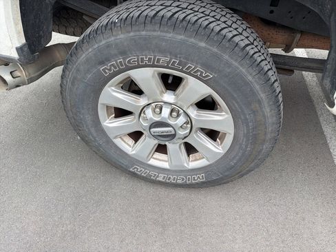 Used 2019 Ford F250 Platinum w/ Platinum Ultimate Package image 22