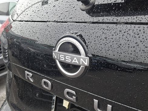 Used 2026 Nissan Rogue SV AWD/4WD image 30