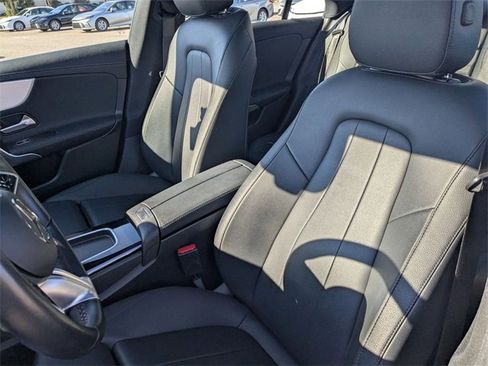 Used 2025 Mercedes-Benz CLA 250 4MATIC image 14