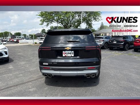 Used 2024 Chevrolet Traverse LT AWD/4WD image 9