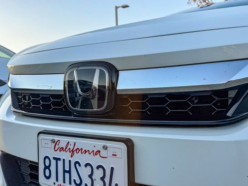 Used 2020 Honda Clarity Plug-In Hybrid image 3