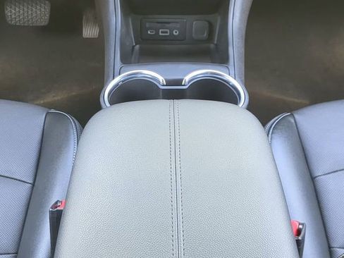 Used 2023 GMC Terrain SLT image 18